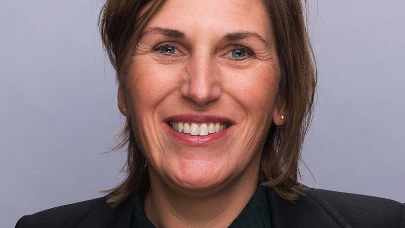 Alice van der Starre begon haar loopbaan in een SCHUUR in Papendrecht.